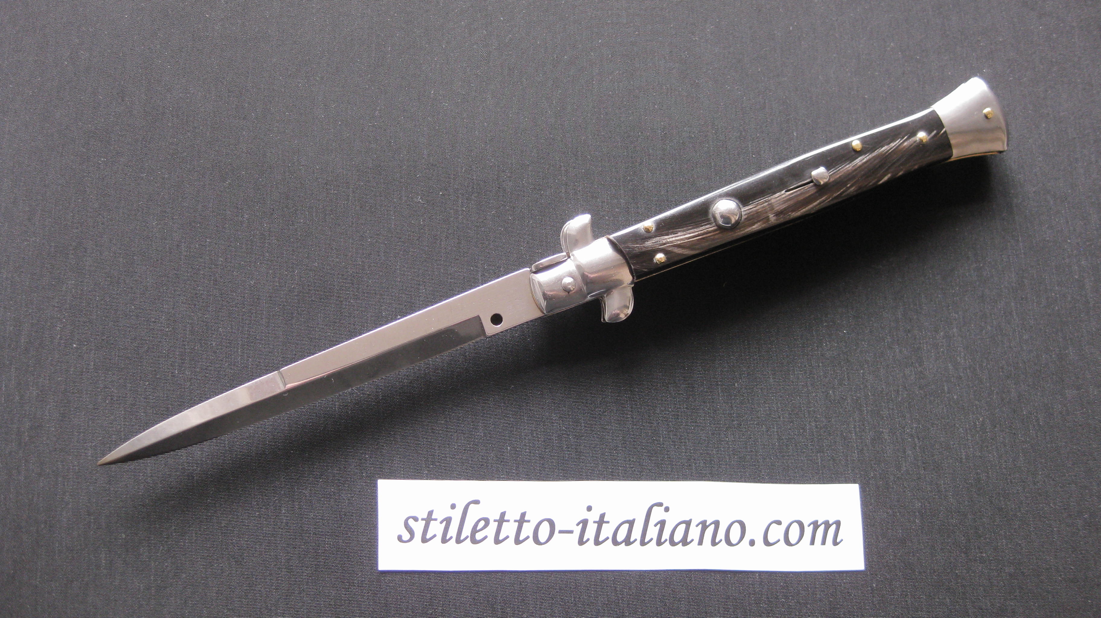 Stiletto 11 Bayonet stiletto Dark horn Frank Beltrame