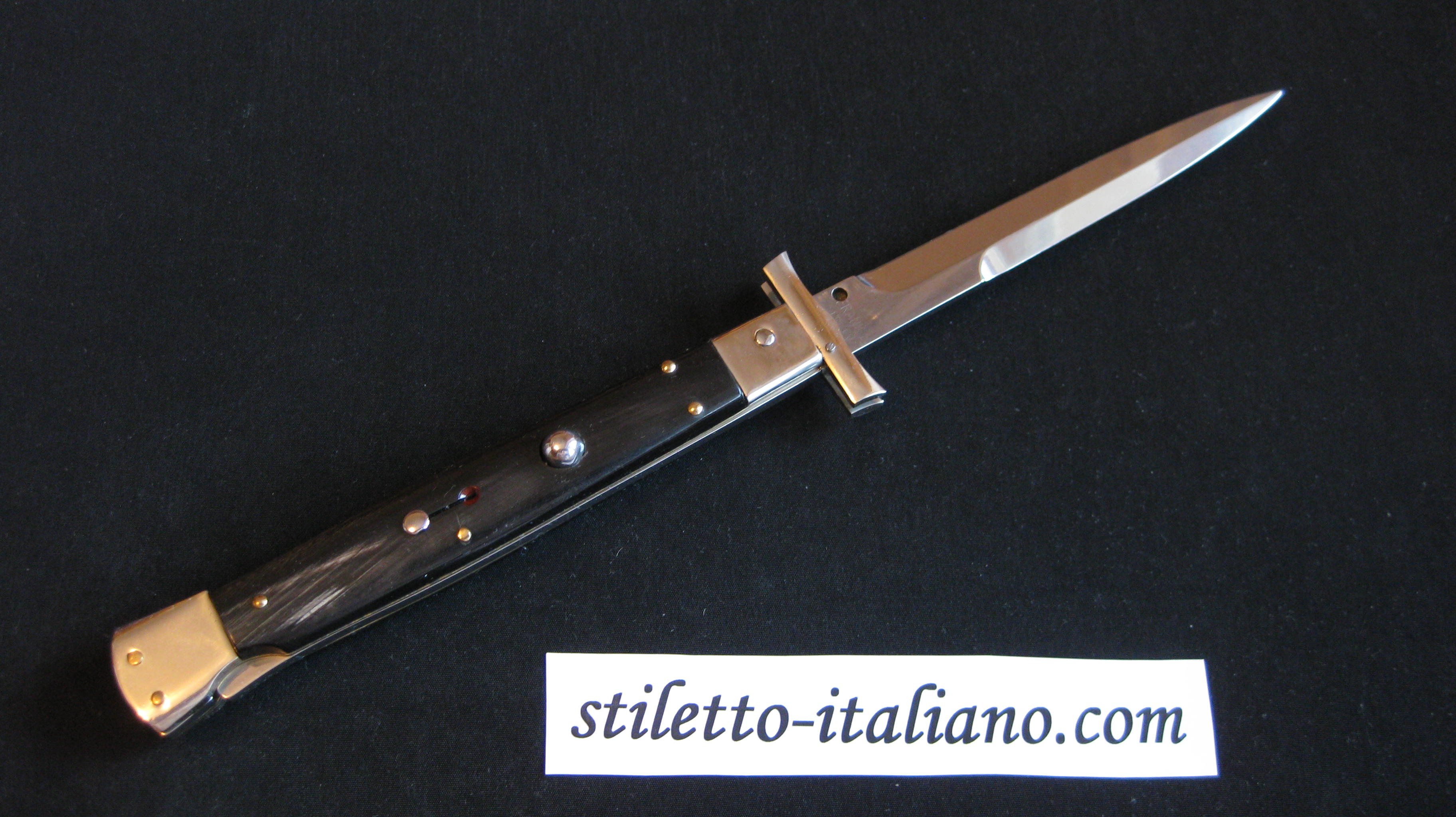 Stiletto 11 Swinguard Batwing Modified bayonet Dark horn Americana Creazioni