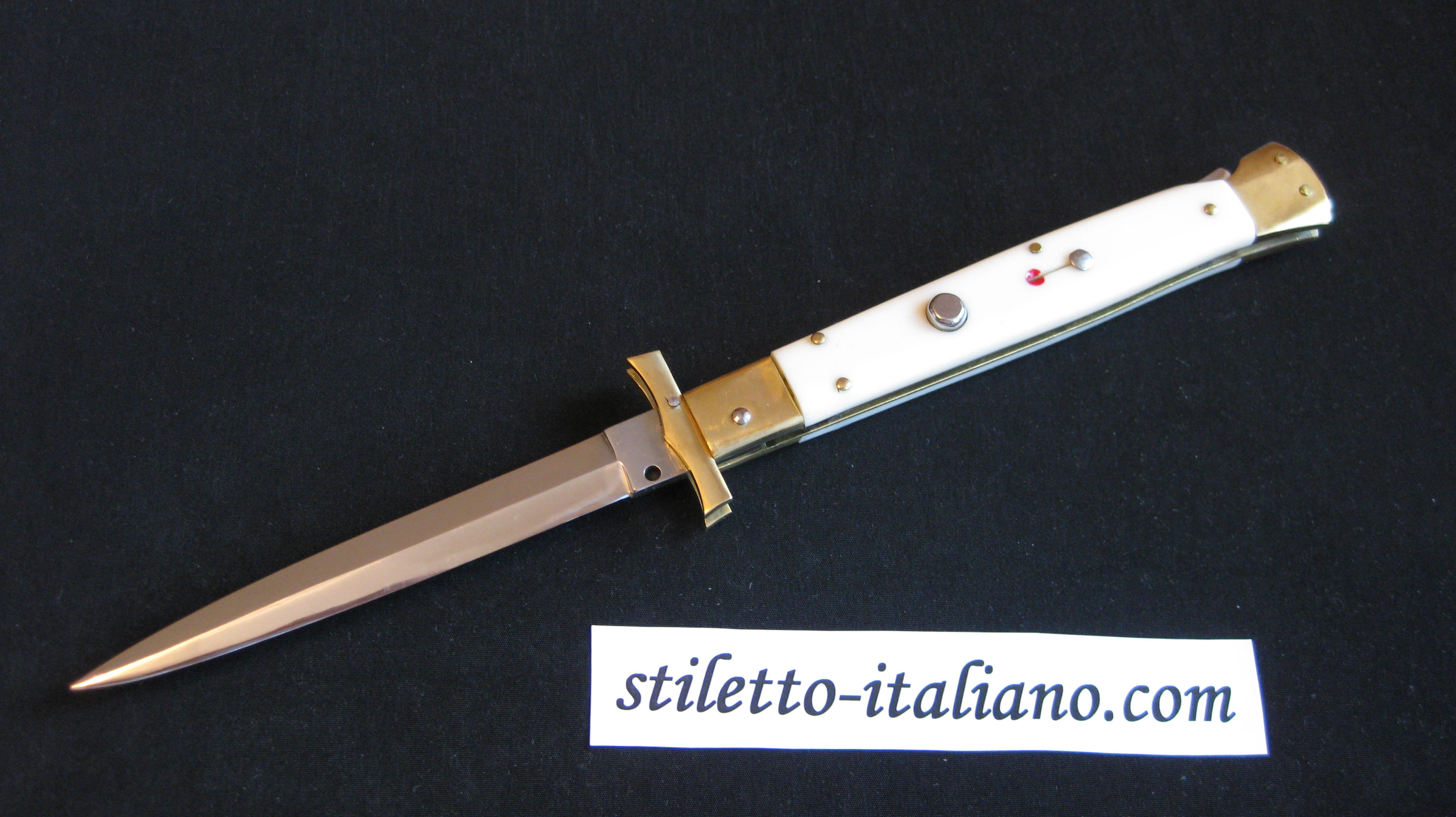 Stiletto 11 Swinguard Batwing Dagger Faux Ivory Americana Creazioni
