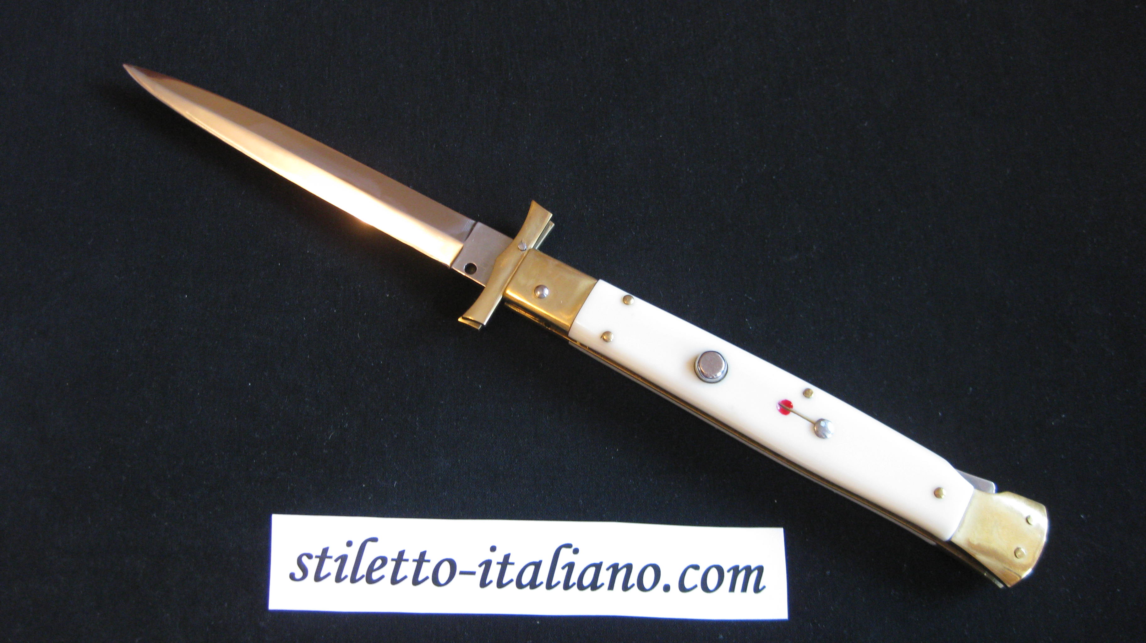 Stiletto 11 Swinguard Batwing Dagger Faux Ivory Americana Creazioni
