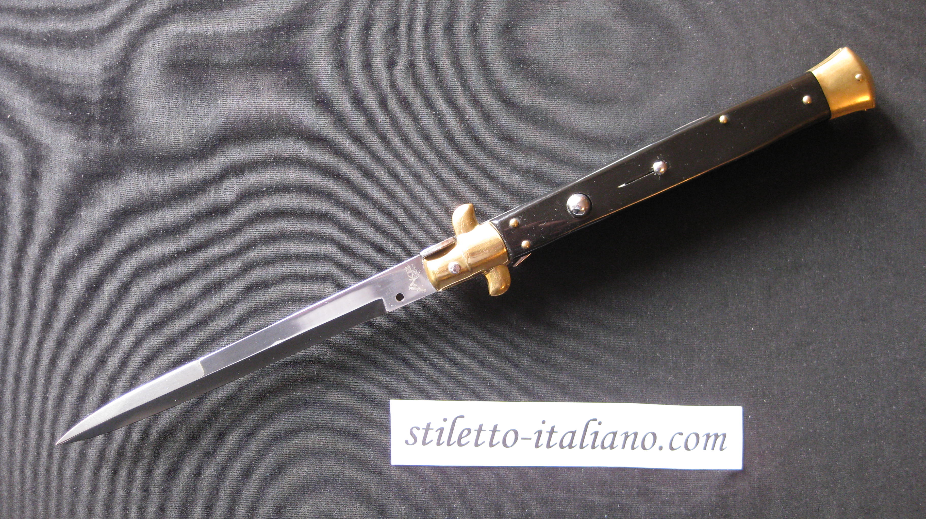 Stiletto 13 Bayonet Black plastic AKC