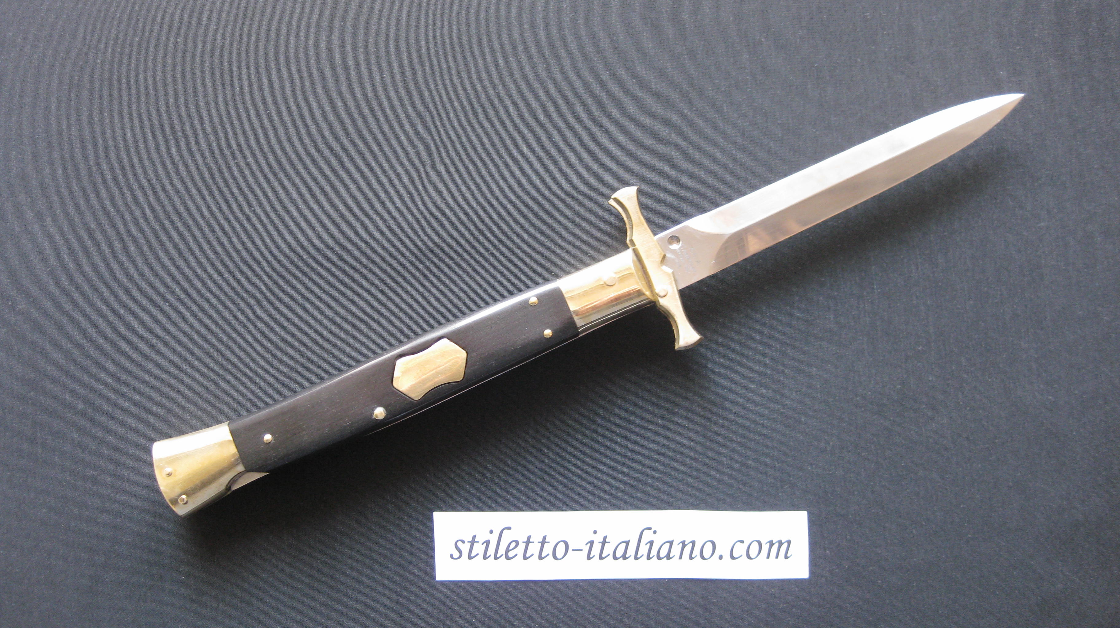 Stiletto 13 Swinguard Brass Batwing Dagger Ebony wood Shield Button AGA Campolin
