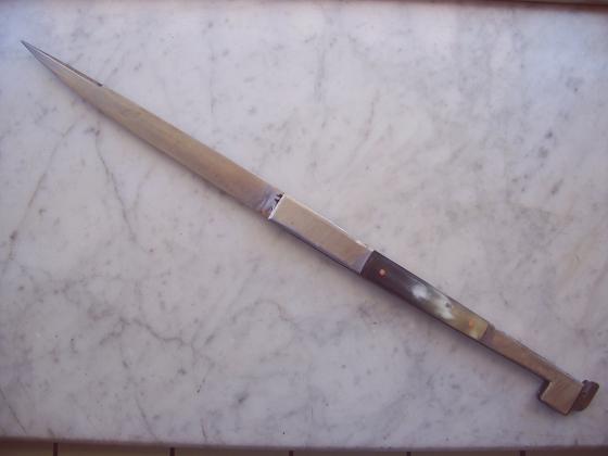 Традиционный нож из Италии, Cuteddu ammanicatu knife